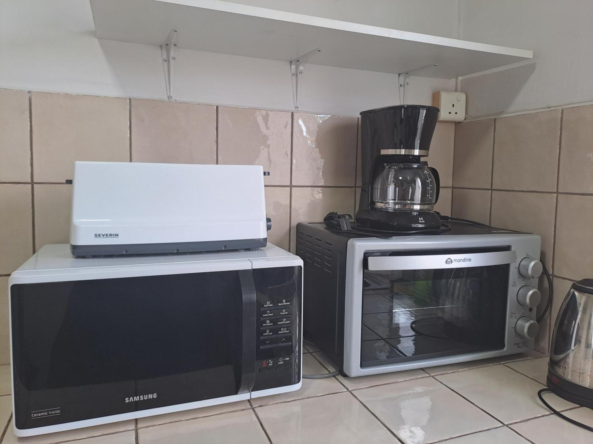 Appartement Paisible Avec Jardin & Piscine Albion Extérieur photo
