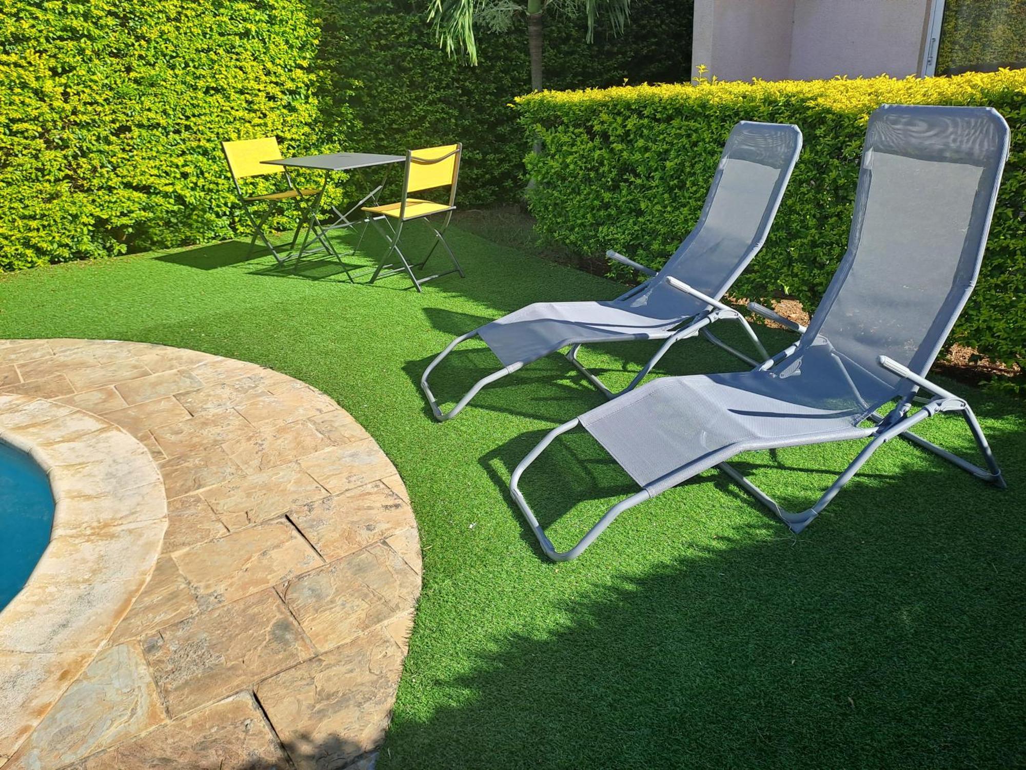 Appartement Paisible Avec Jardin & Piscine Albion Extérieur photo