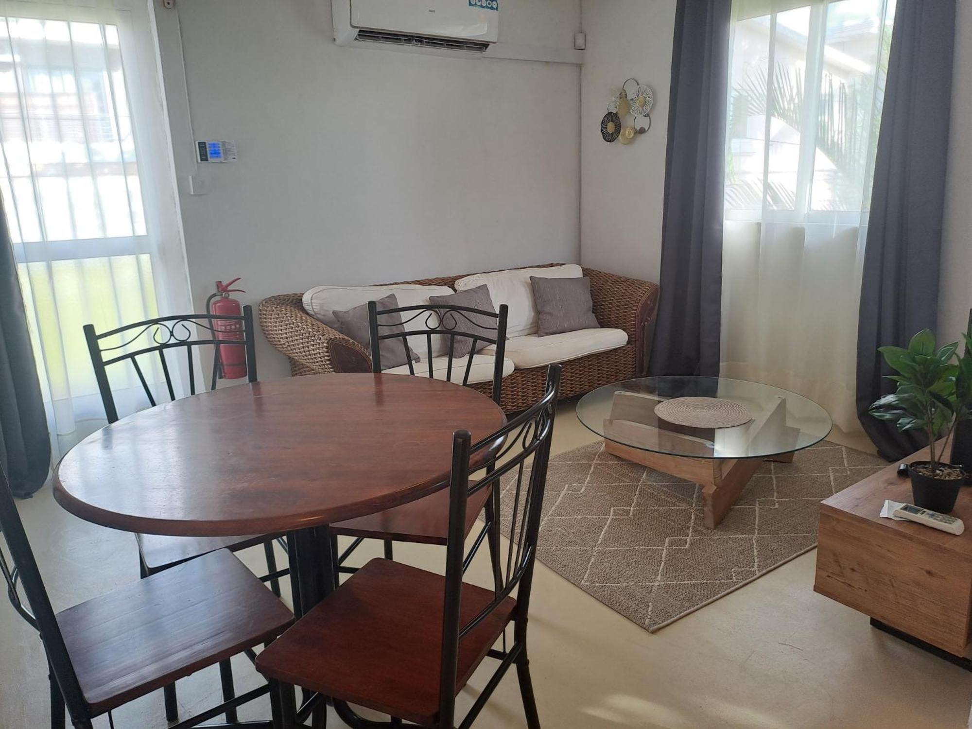 Appartement Paisible Avec Jardin & Piscine Albion Extérieur photo