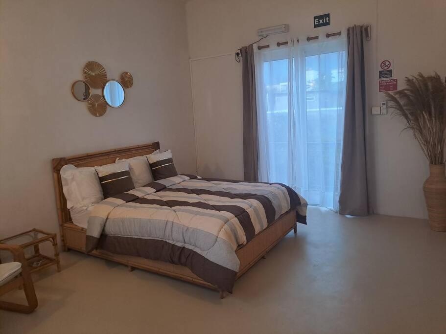 Appartement Paisible Avec Jardin & Piscine Albion Extérieur photo