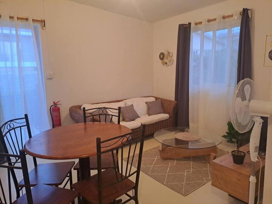 Appartement Paisible Avec Jardin & Piscine Albion Extérieur photo